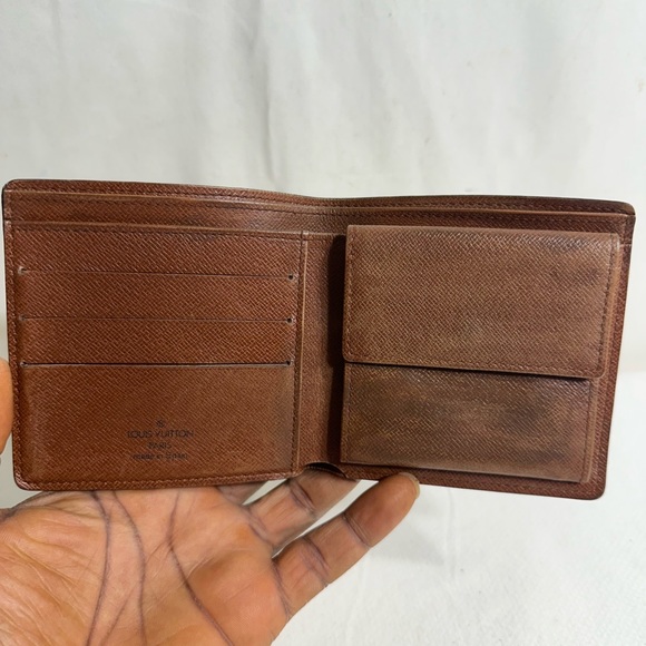 Louis Vuitton Wallet - Picture 7 of 10